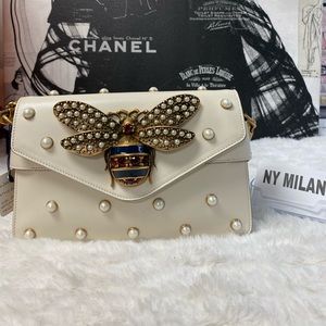 Gucci White Leather Broadway Pearly Bee Shoulder Bag